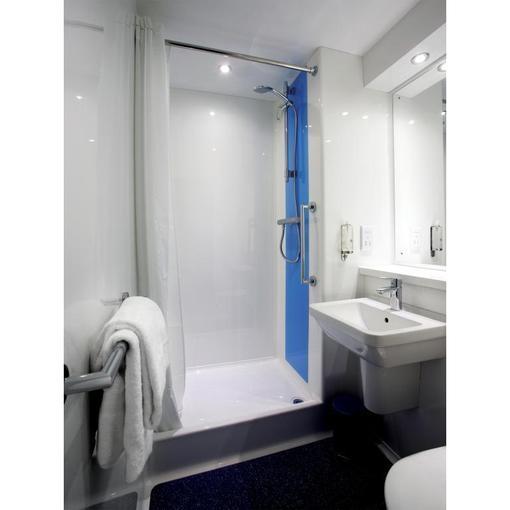 Travelodge London Richmond Central Eksteriør billede